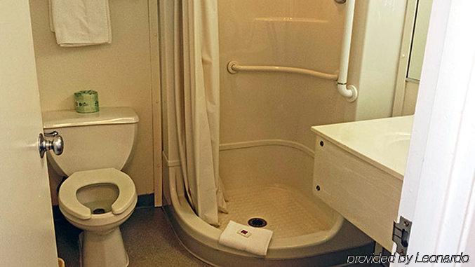 Motel 6 Des Moines South - Airport Екстер'єр фото
