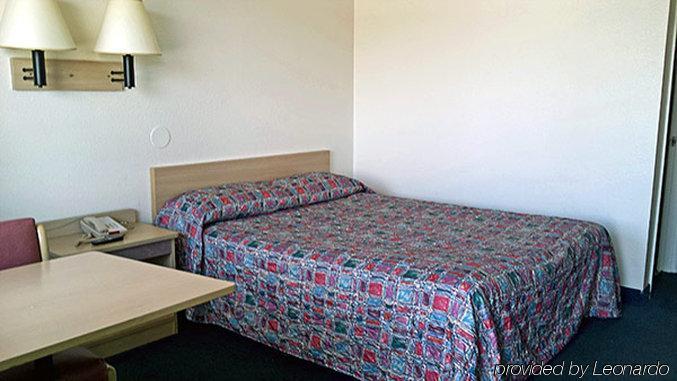 Motel 6 Des Moines South - Airport Екстер'єр фото