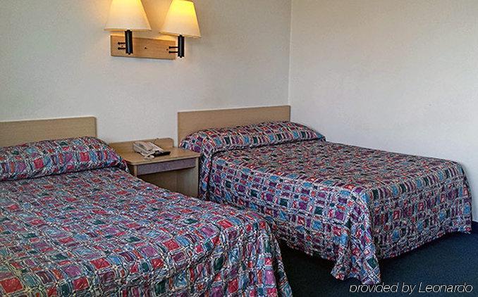 Motel 6 Des Moines South - Airport Екстер'єр фото
