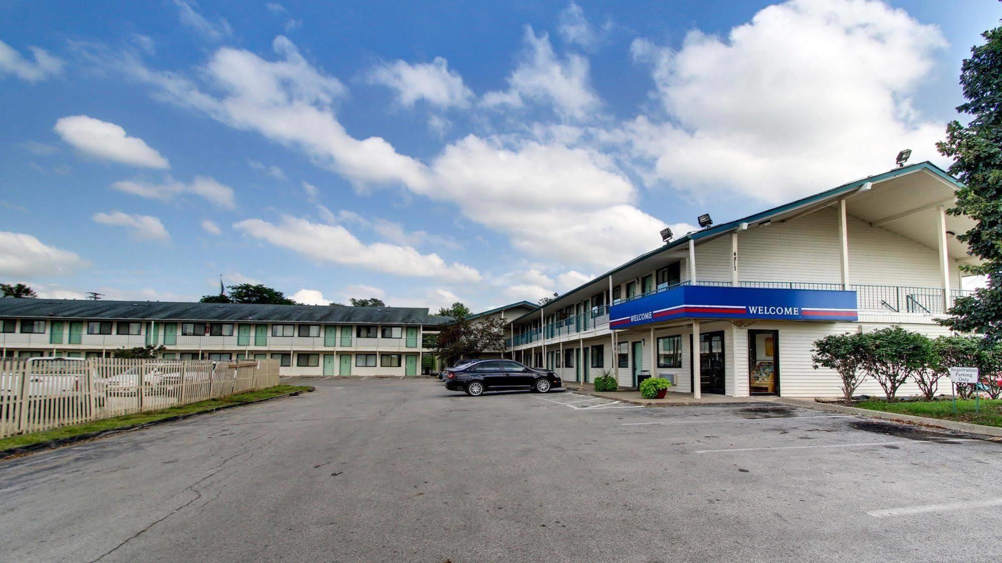 Motel 6 Des Moines South - Airport Екстер'єр фото