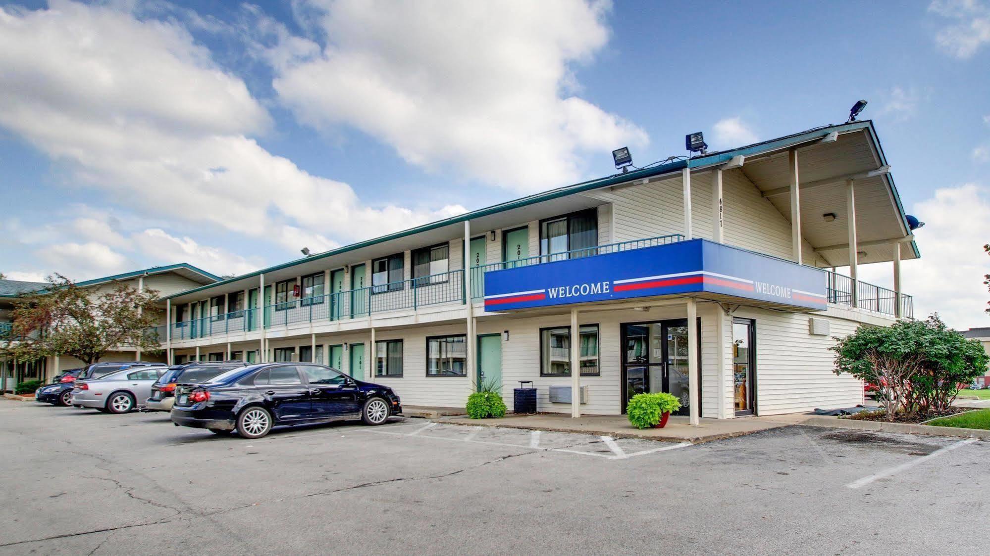 Motel 6 Des Moines South - Airport Екстер'єр фото